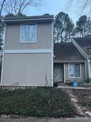 4101 Five Oaks Drive 19, Durham, NC 27707