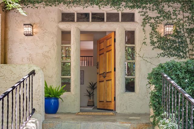 12600 Crimson Ct, Auburn, CA 95603