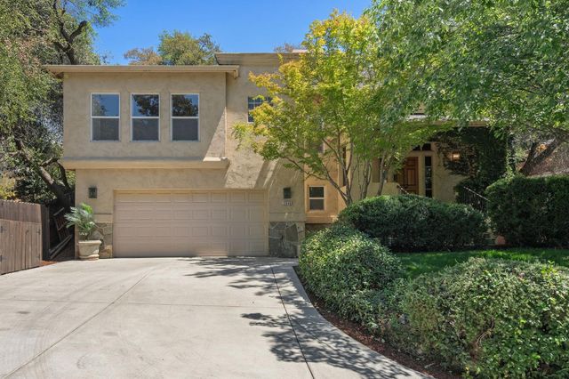 12600 Crimson Ct, Auburn, CA 95603