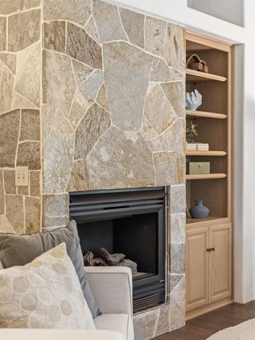 12600 Crimson Ct, Auburn, CA 95603