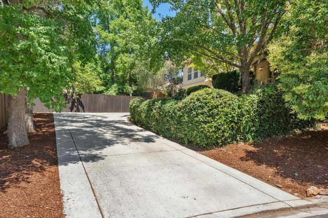 12600 Crimson Ct, Auburn, CA 95603