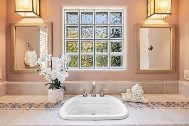 12600 Crimson Ct, Auburn, CA 95603