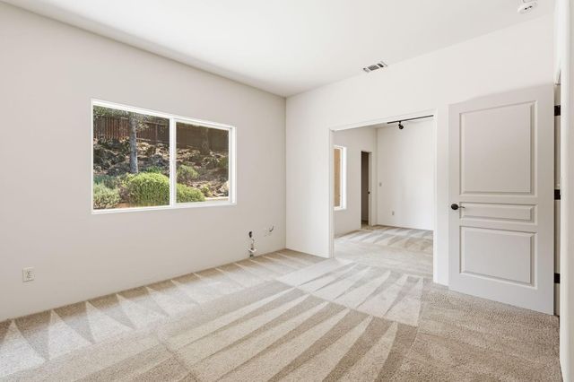 12600 Crimson Ct, Auburn, CA 95603