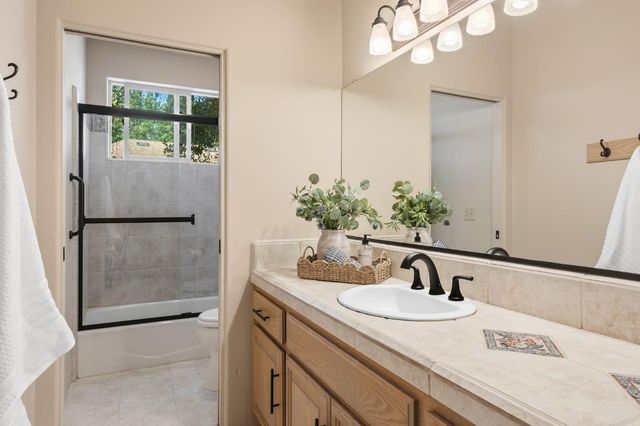 12600 Crimson Ct, Auburn, CA 95603
