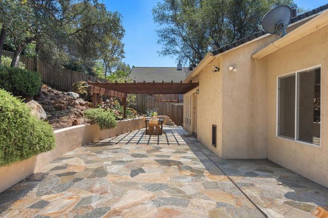 12600 Crimson Ct, Auburn, CA 95603