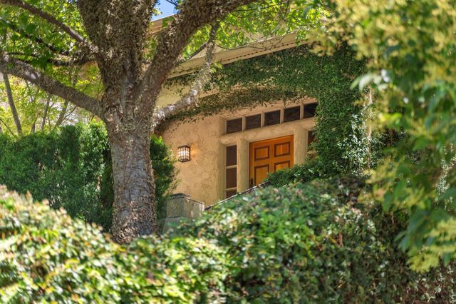 12600 Crimson Ct, Auburn, CA 95603