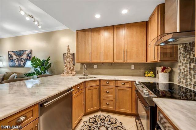 3310 Europa DR 33, Naples, FL 34105