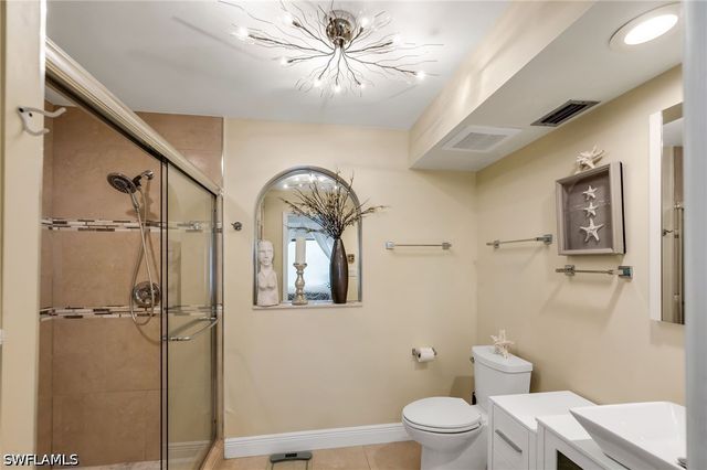 3310 Europa DR 33, Naples, FL 34105