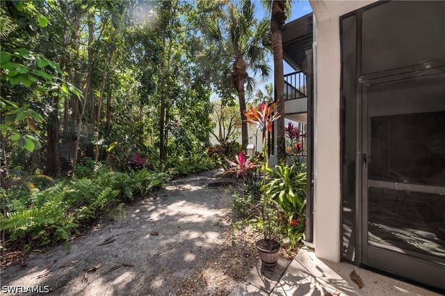 3310 Europa DR 33, Naples, FL 34105