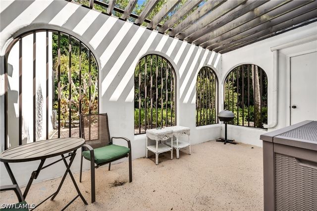 3310 Europa DR 33, Naples, FL 34105