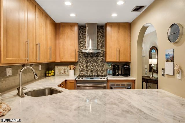3310 Europa DR 33, Naples, FL 34105