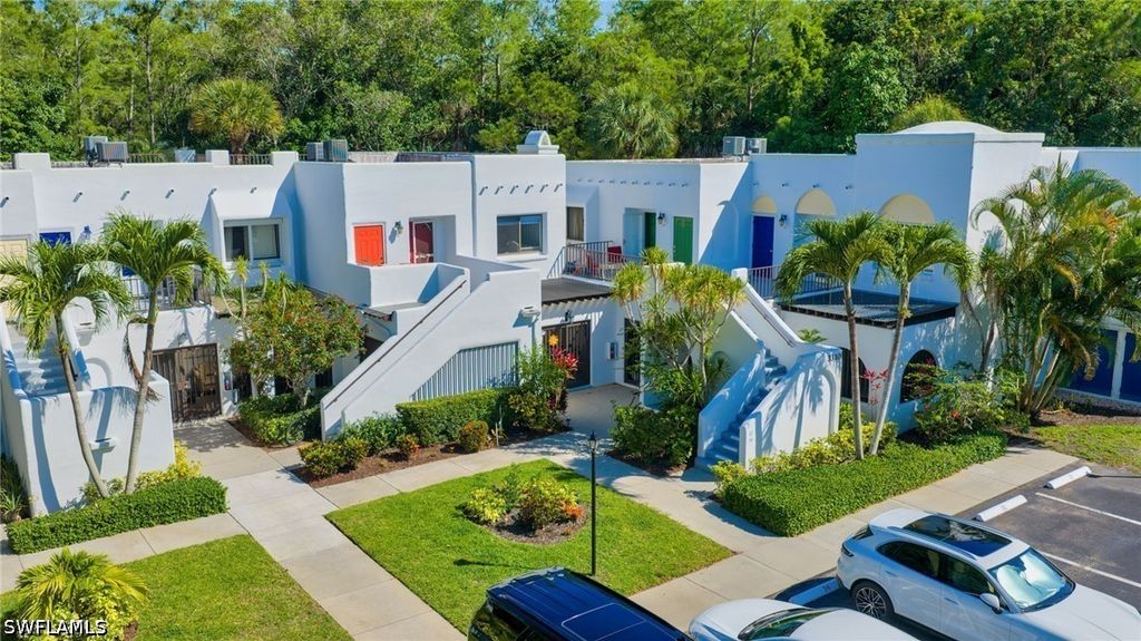 3310 Europa DR 33, Naples, FL 34105