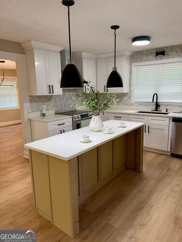 8986 Mandarin Drive, Jonesboro, GA 30236