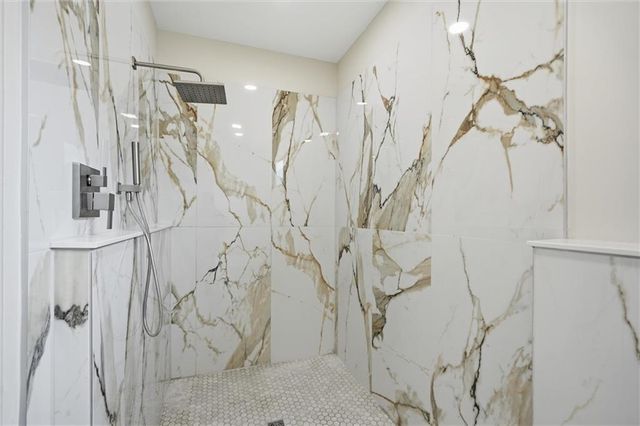 1416 NE Earnest Way, Lee's Summit, MO 64086