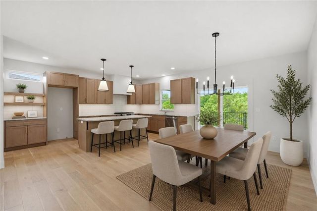 1416 NE Earnest Way, Lee's Summit, MO 64086