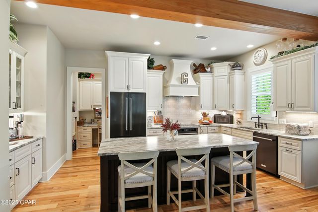 400 Pitts Bayshore Drive, Freeport, FL 32439