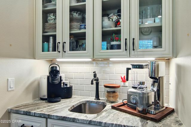 400 Pitts Bayshore Drive, Freeport, FL 32439