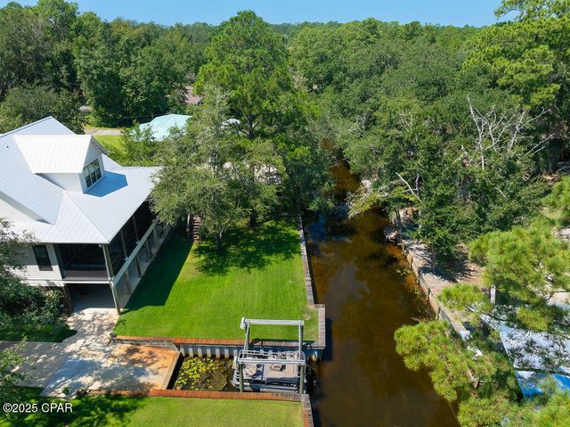 400 Pitts Bayshore Drive, Freeport, FL 32439