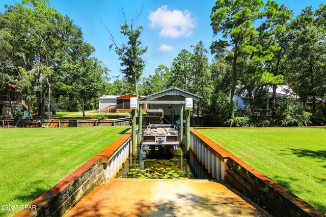 400 Pitts Bayshore Drive, Freeport, FL 32439