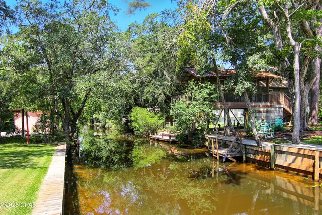 400 Pitts Bayshore Drive, Freeport, FL 32439