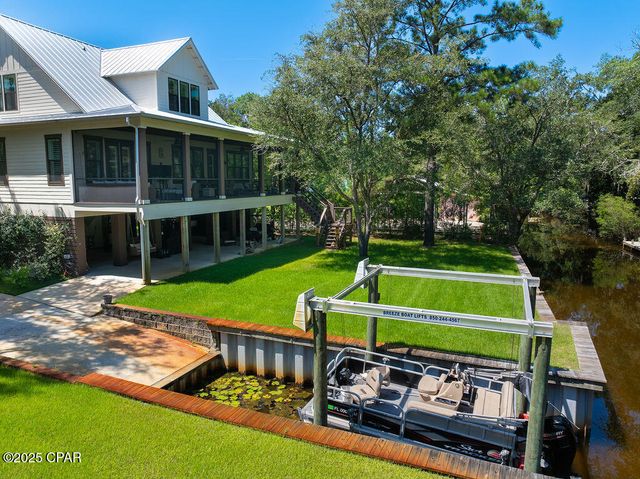 400 Pitts Bayshore Drive, Freeport, FL 32439