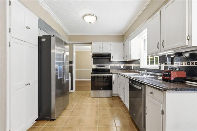 117 Lakeview Lane, Stockbridge, GA 30281
