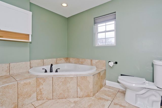 48 Mountain Ave, West Springfield, MA 01089