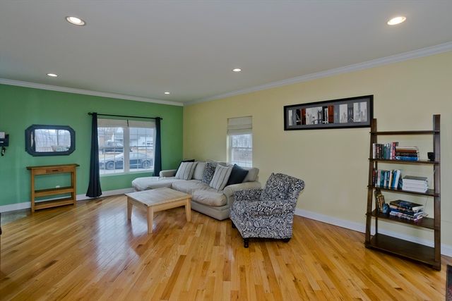 48 Mountain Ave, West Springfield, MA 01089