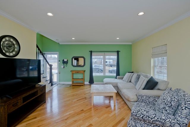 48 Mountain Ave, West Springfield, MA 01089