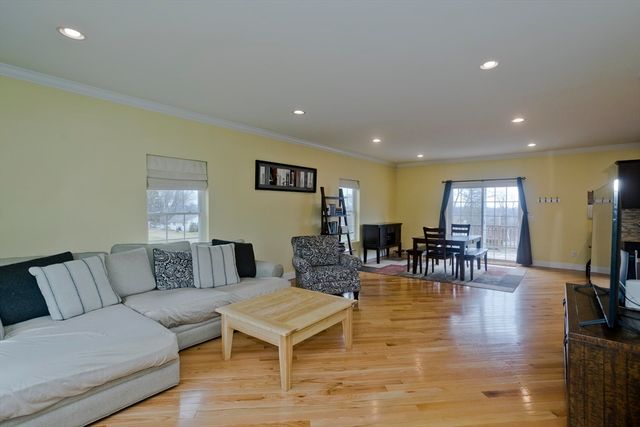 48 Mountain Ave, West Springfield, MA 01089