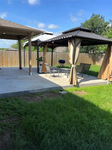 13724 Sierra Wind LN, Elgin, TX 78621