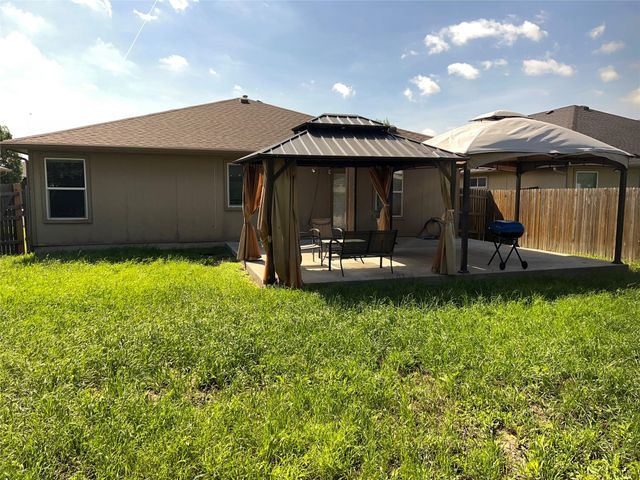 13724 Sierra Wind LN, Elgin, TX 78621