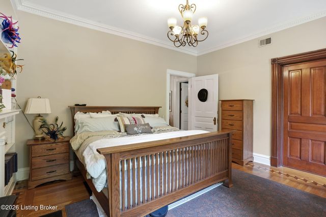 1375 S 4th St, Louisville, KY 40208