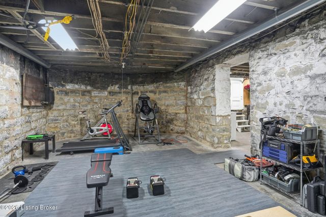 1375 S 4th St, Louisville, KY 40208