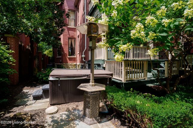 1375 S 4th St, Louisville, KY 40208