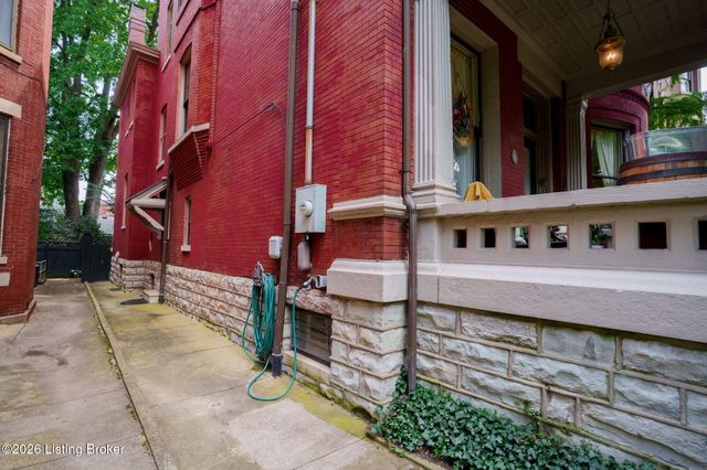 1375 S 4th St, Louisville, KY 40208