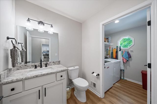 14801 S Arapaho Drive, Olathe, KS 66062