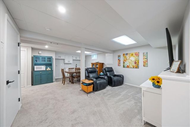 14801 S Arapaho Drive, Olathe, KS 66062