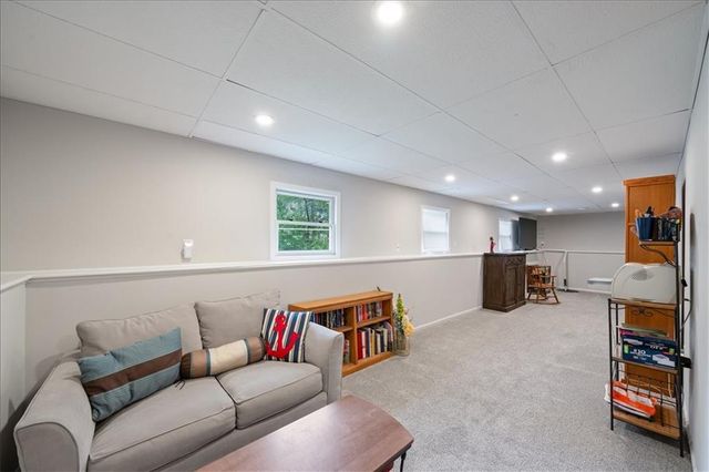 14801 S Arapaho Drive, Olathe, KS 66062