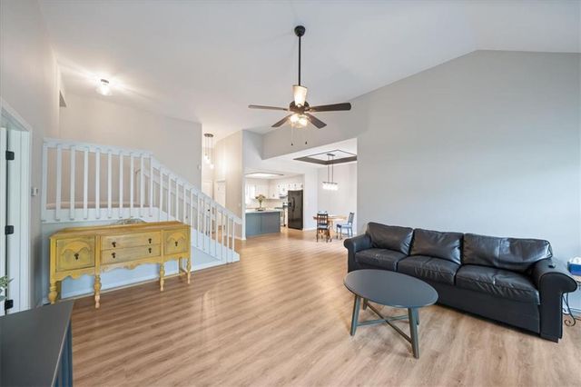 14801 S Arapaho Drive, Olathe, KS 66062