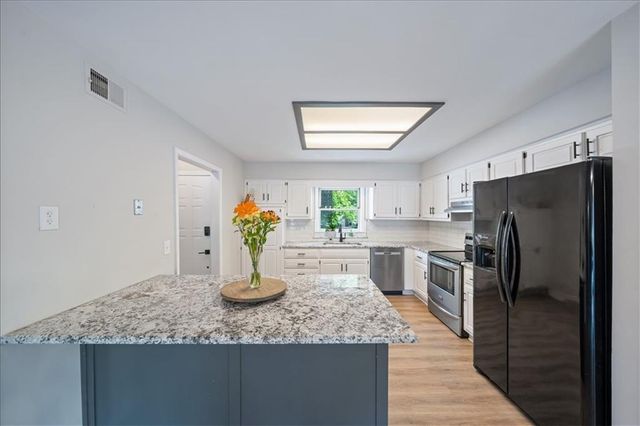 14801 S Arapaho Drive, Olathe, KS 66062