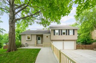 14801 S Arapaho Drive, Olathe, KS 66062