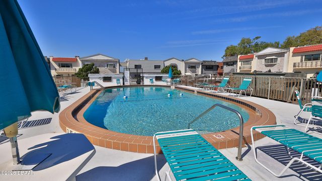625 N Halifax Ave Apt 15, Daytona Beach, FL 32118