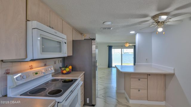 625 N Halifax Ave Apt 15, Daytona Beach, FL 32118