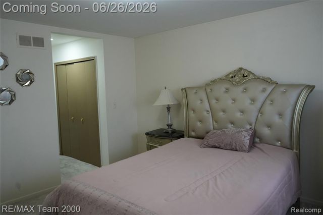 6426 Chase Road, Dearborn, MI 48126