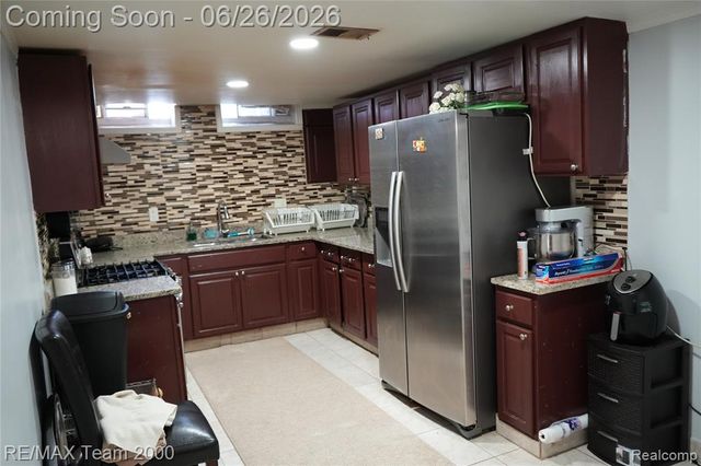 6426 Chase Road, Dearborn, MI 48126