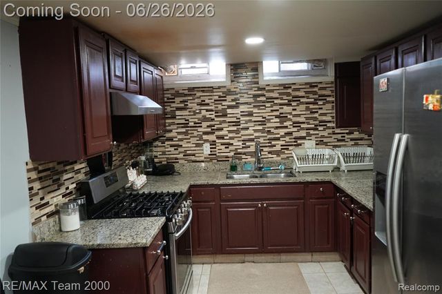 6426 Chase Road, Dearborn, MI 48126