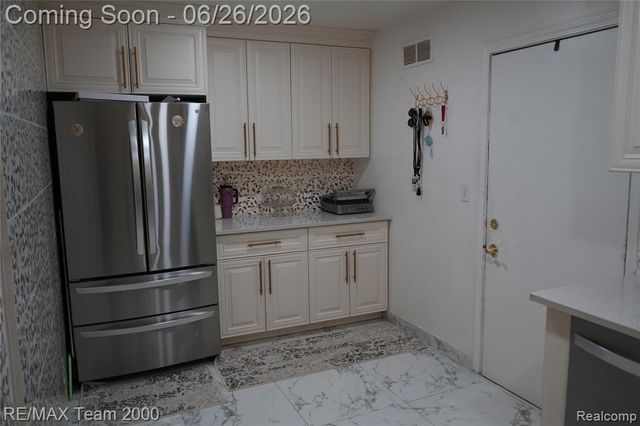 6426 Chase Road, Dearborn, MI 48126