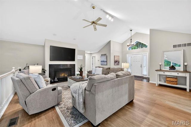 5127 Quail Creek Estates Court, St Louis, MO 63128