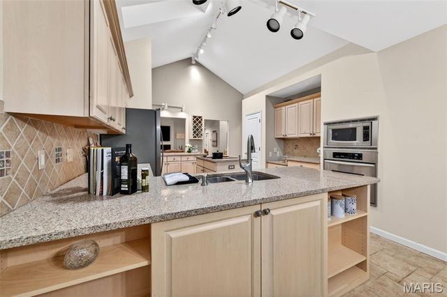 5127 Quail Creek Estates Court, St Louis, MO 63128